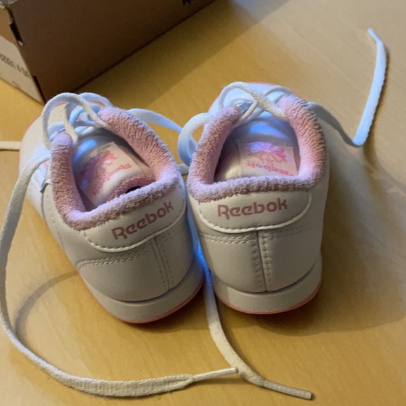 Toddler Reebok’s - Picture 4 of 4
